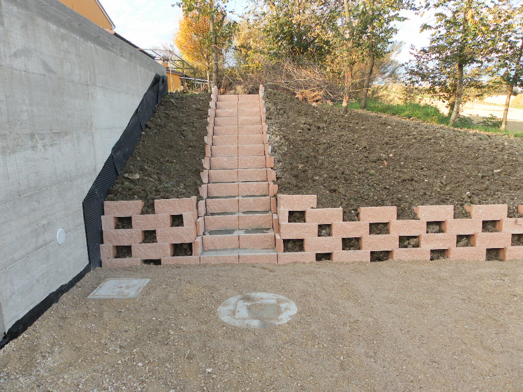 2° esempio di muretto fatto da Green Garden Pesaro